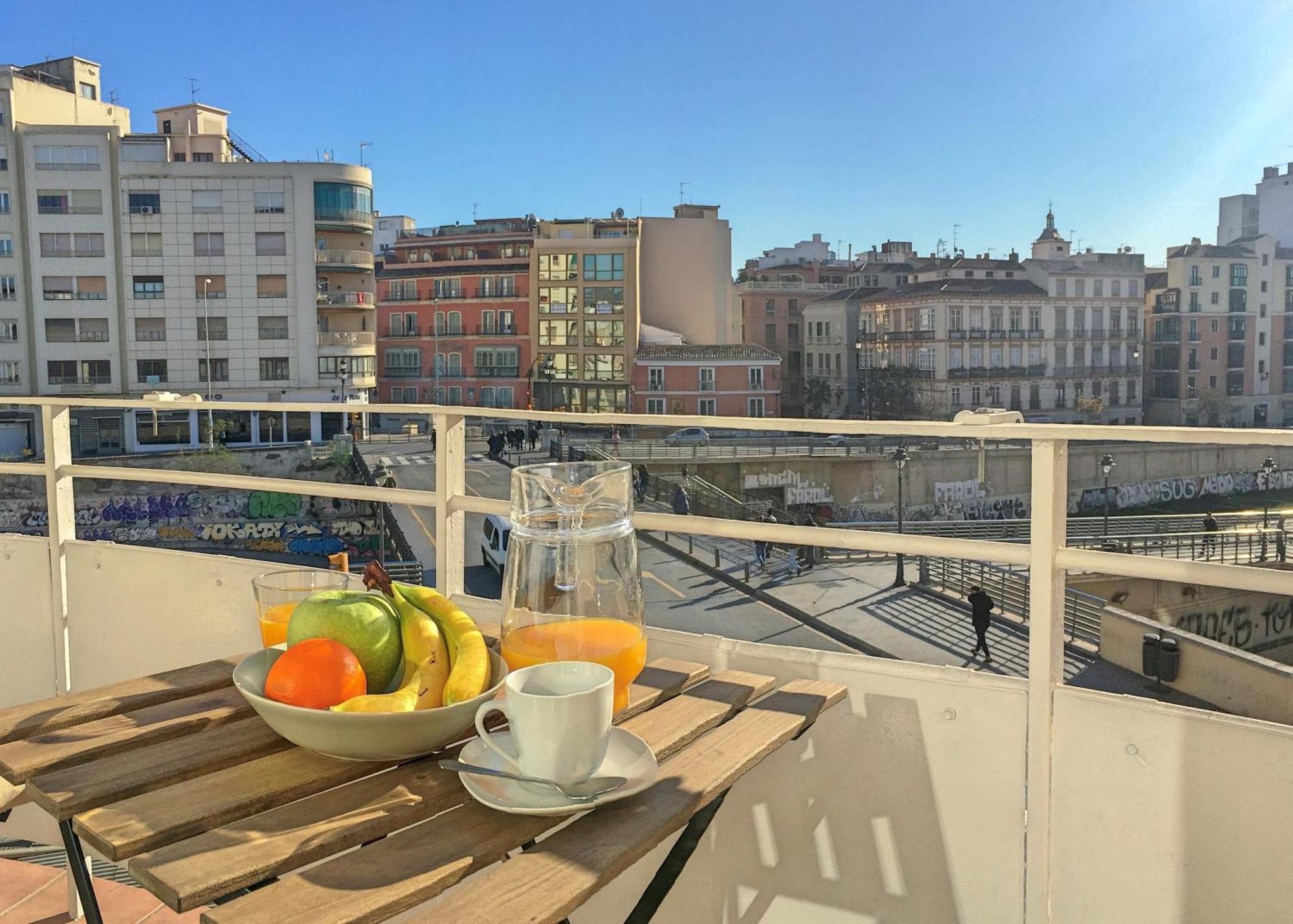 Balcon De La Aurora Apartment Malaga Bagian luar foto