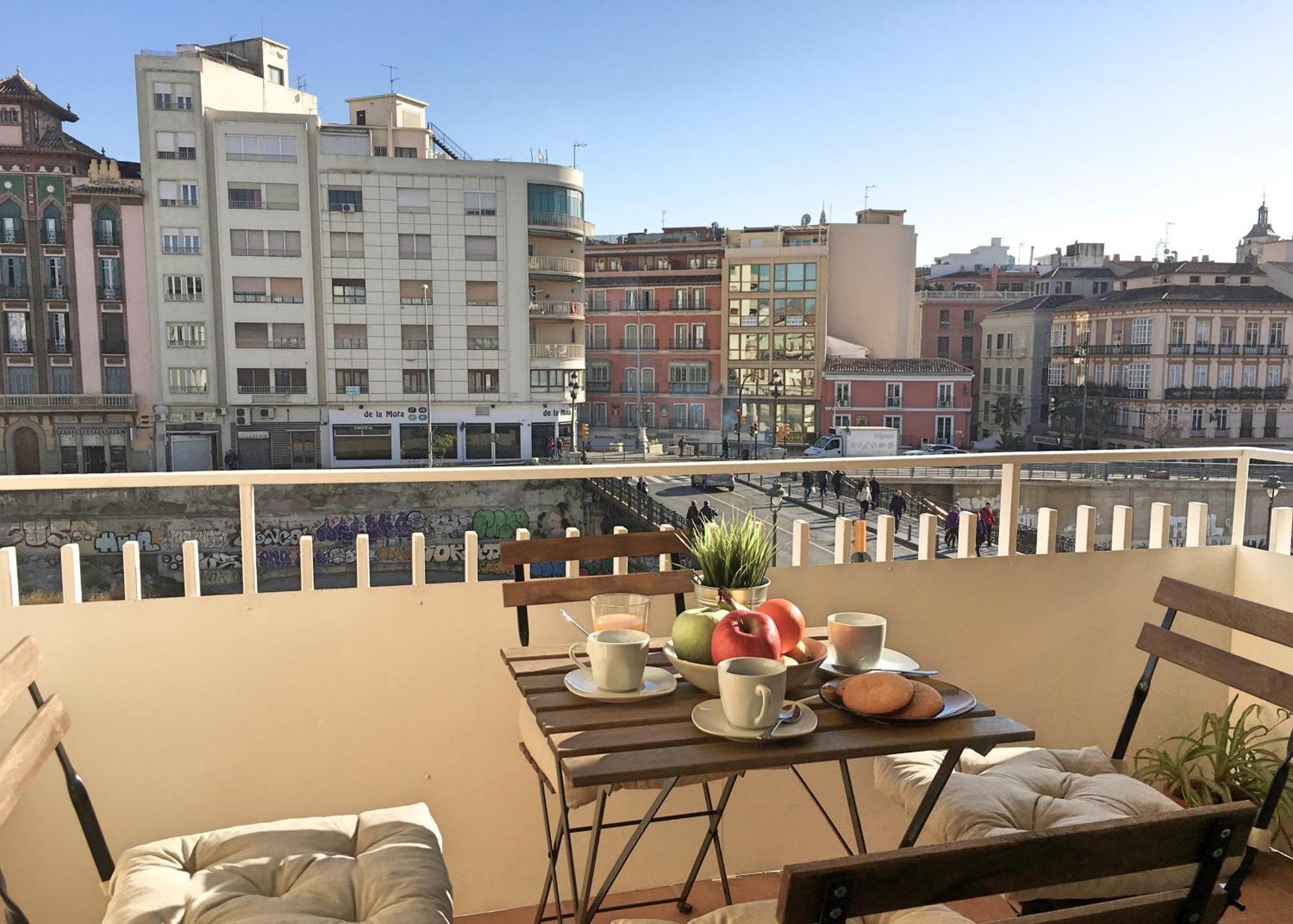 Balcon De La Aurora Apartment Malaga Bagian luar foto